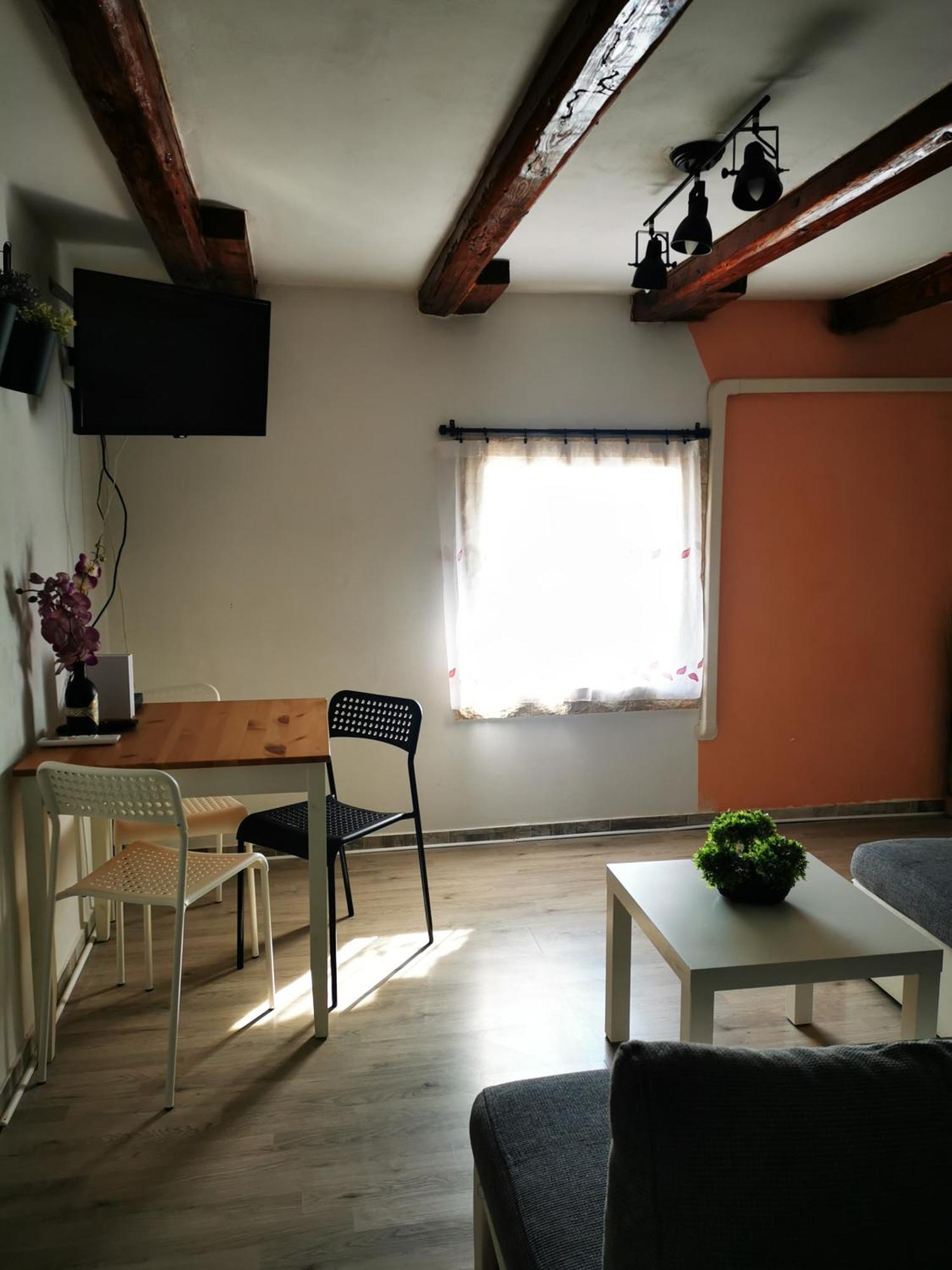 Attica Apartment PUY Exterior foto